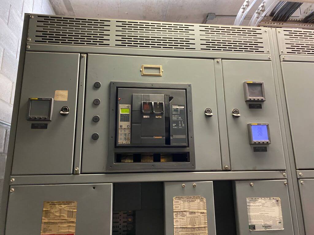 Inspección a dispositivos eléctricos